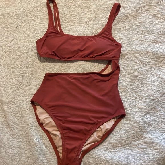 J. Crew Cutout one-piece swimsuit Rock Red Size 6 VEUC SOLD OUT! - Picture 8 of 15